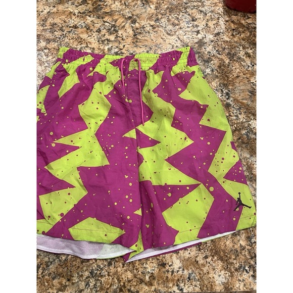 JORDAN Retro Poolside All Over Print Shorts sz M Medium Fuchsia Pink Cyber Green - Picture 1 of 5